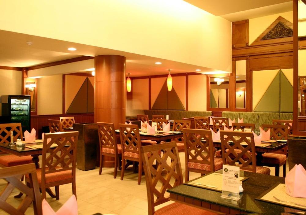 Rattana Beach Hotel Карон Экстерьер фото