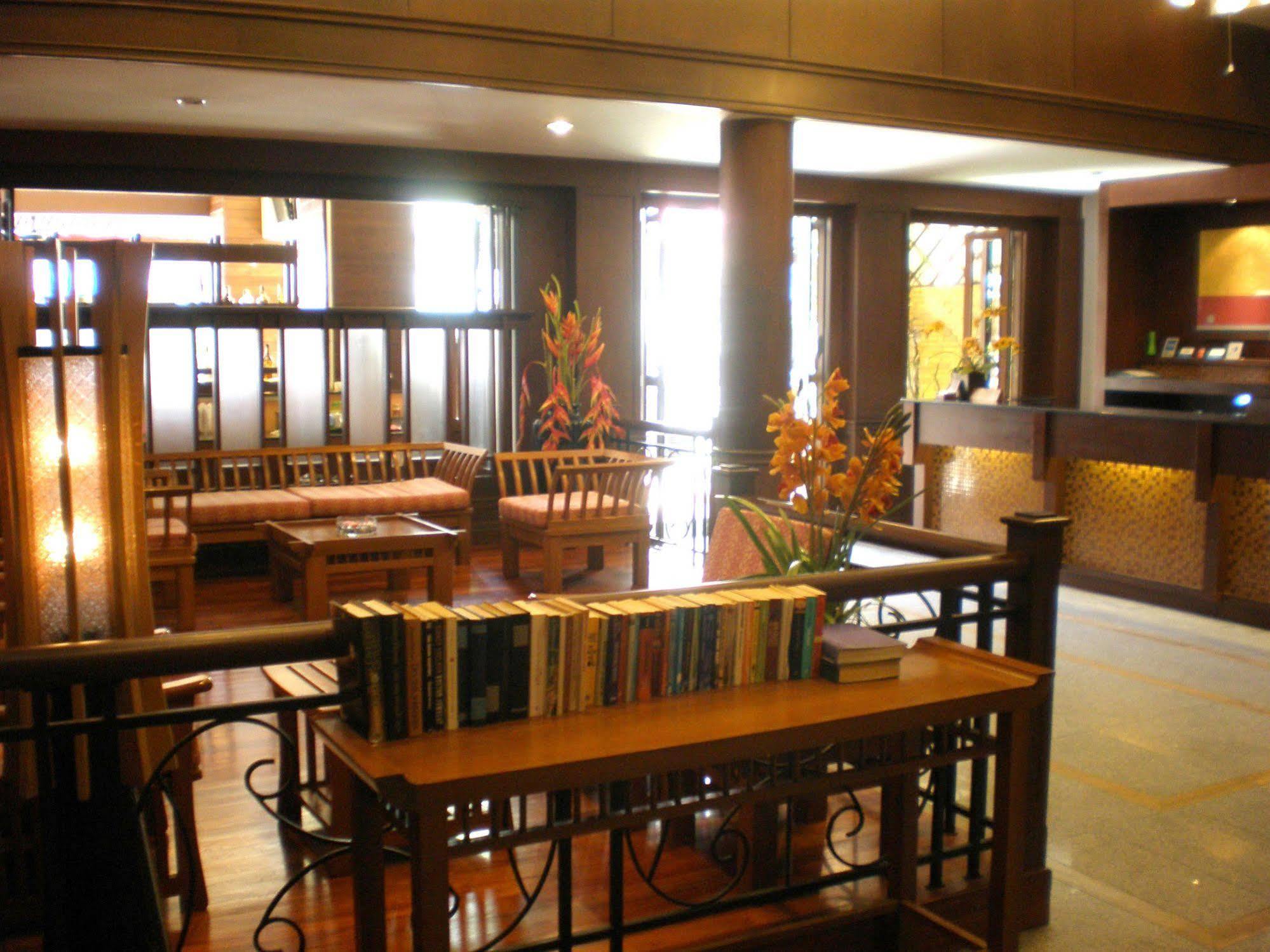 Rattana Beach Hotel Карон Экстерьер фото
