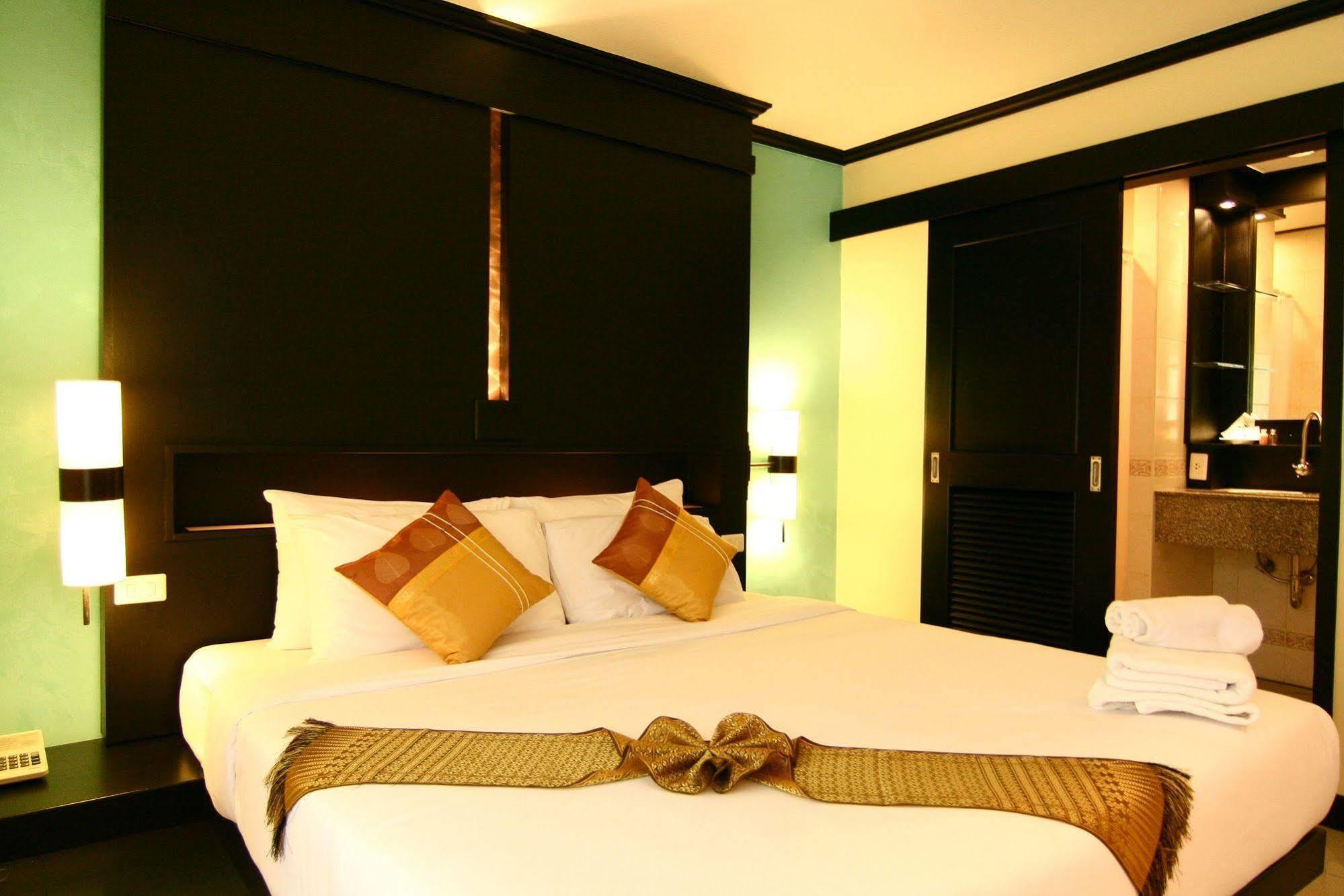Rattana Beach Hotel Карон Экстерьер фото